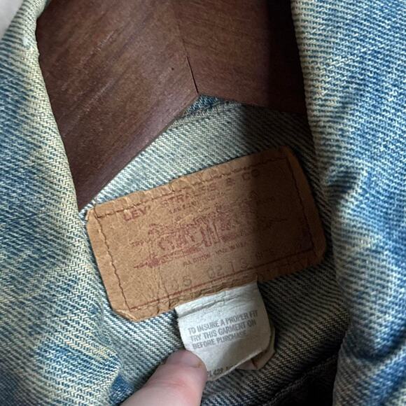 Vintage Levi’s Buttoned Denim Men's S Jacket - Picture 6 of 8